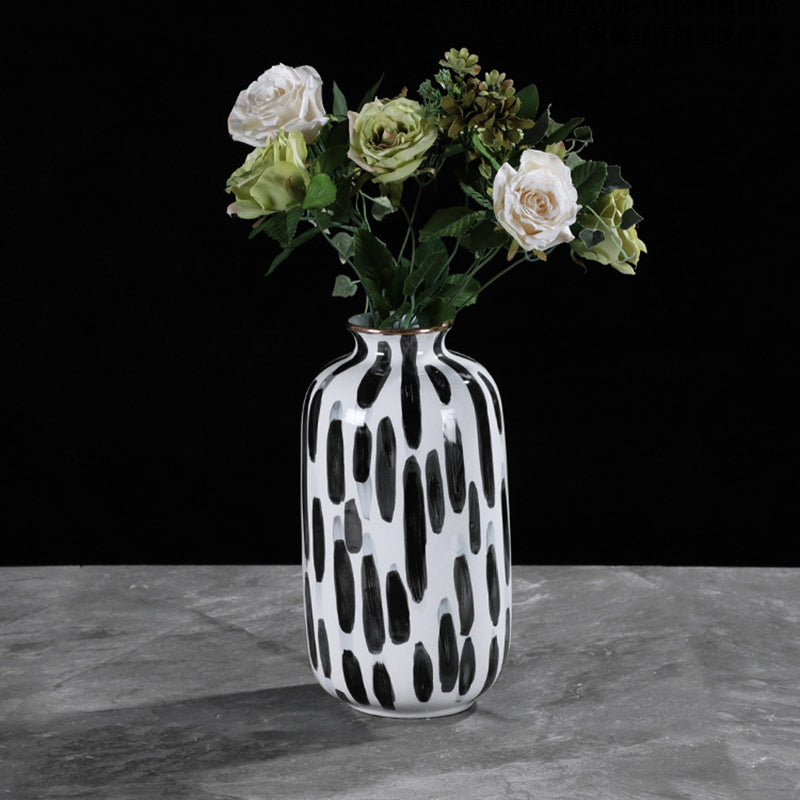 Black and White Dotted Line Porcelain Vase