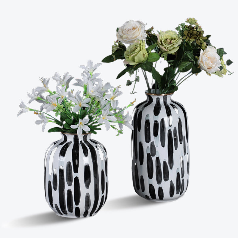 Black and White Dotted Line Porcelain Vase