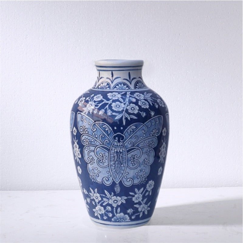 Classic Chinoiserie Blue and White Porcelain Vase