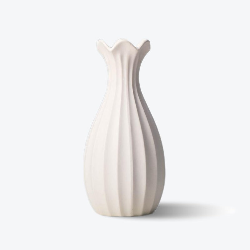 Nordic Style Ruffled Opening Table Vase